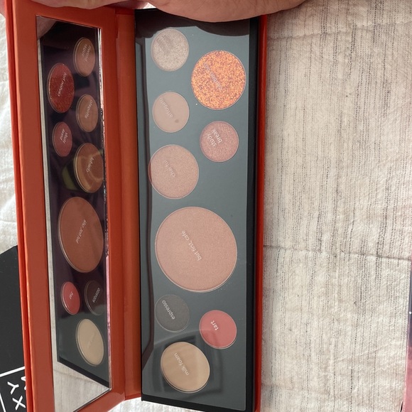 Eyeshadow palette bundle - Picture 4 of 7